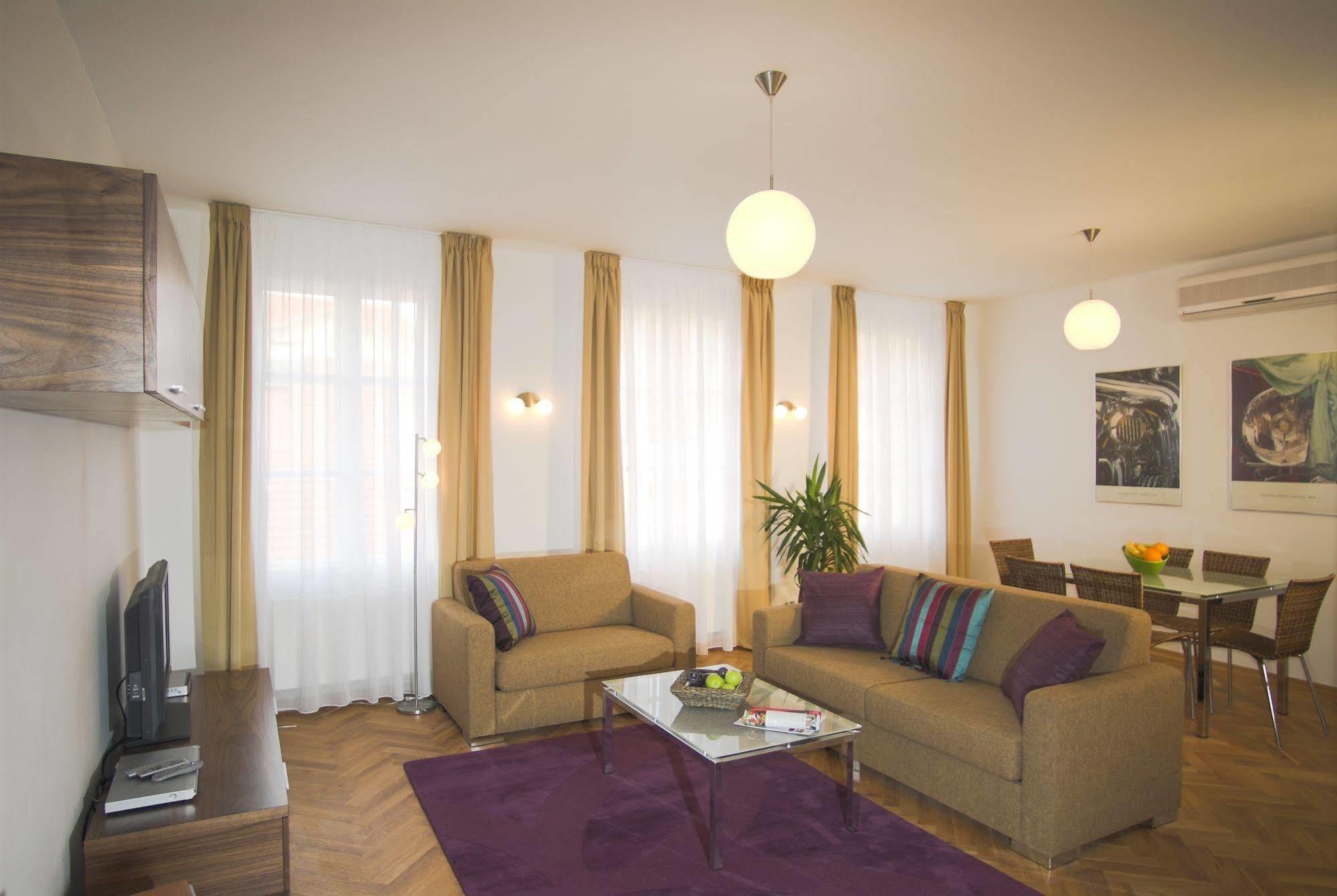 Residence Karlova Praha Bagian luar foto