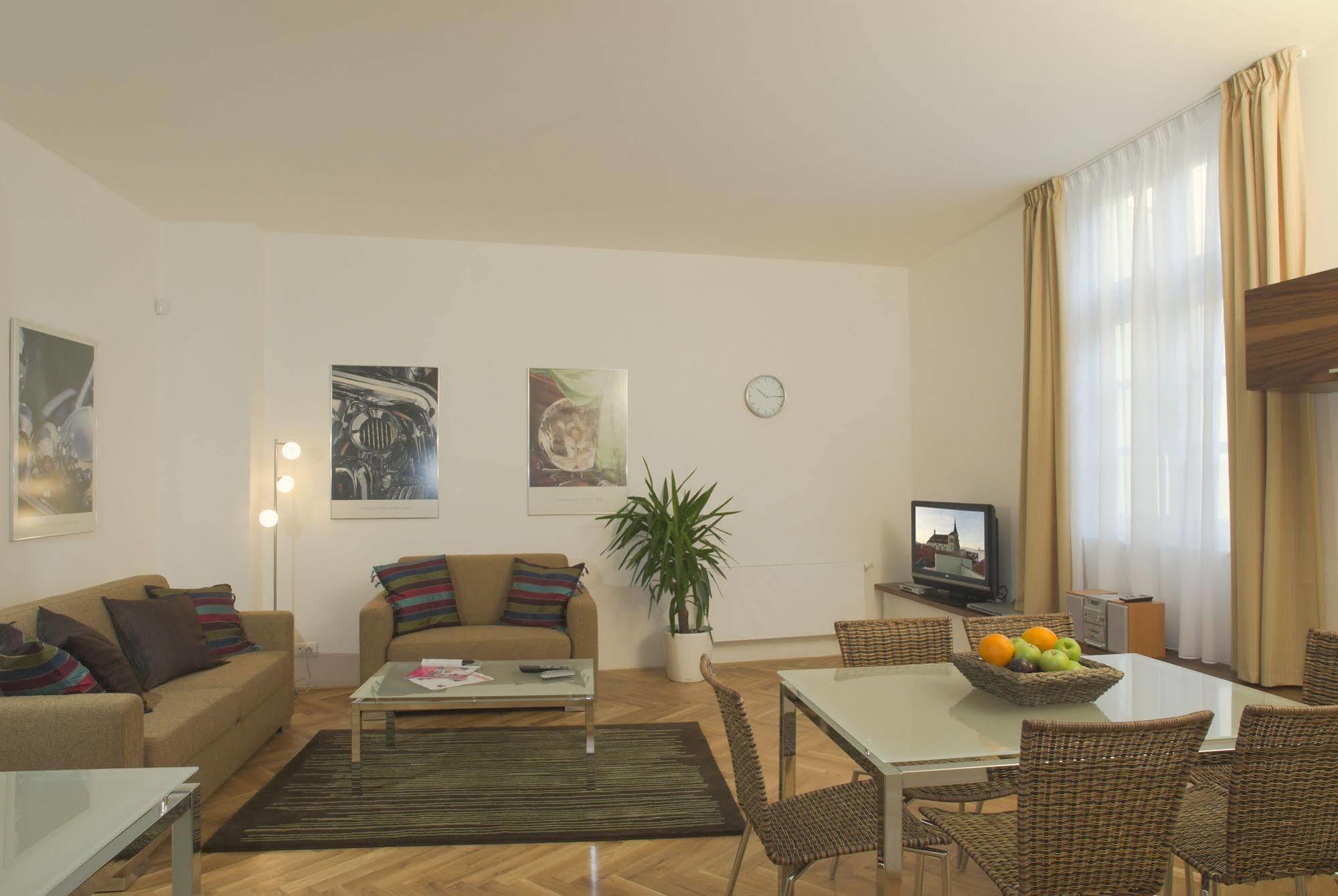 Residence Karlova Praha Bagian luar foto