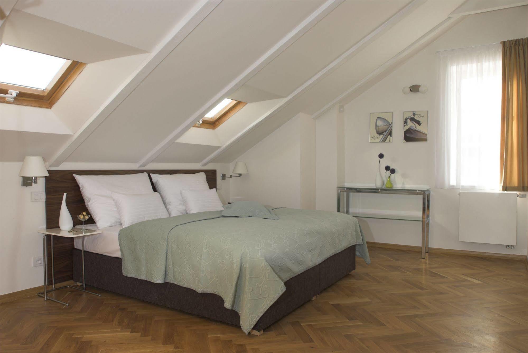 Residence Karlova Praha Bagian luar foto