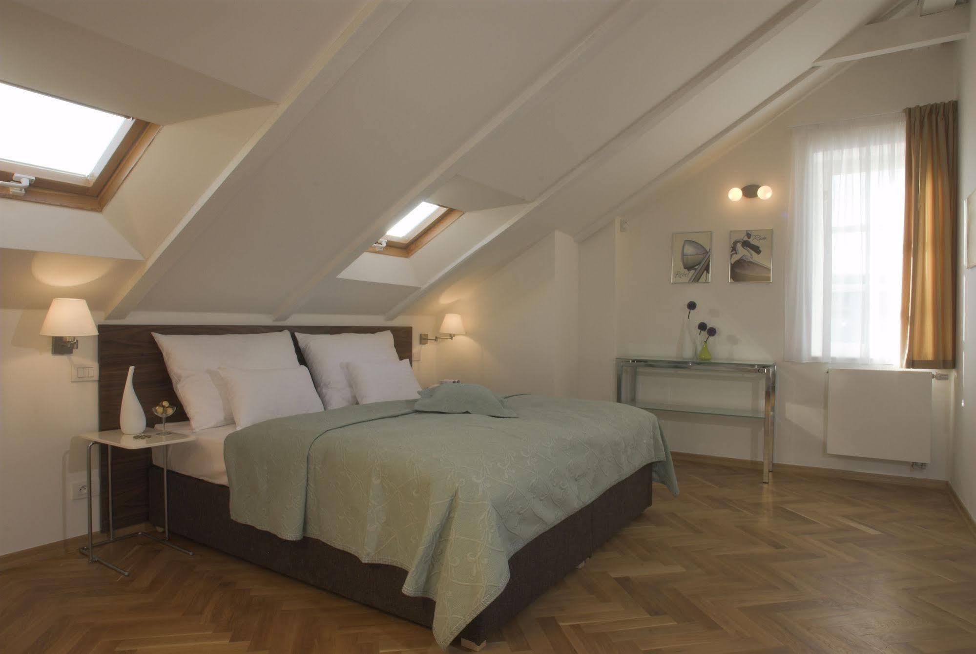 Residence Karlova Praha Bagian luar foto